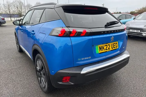 MK22UEO PEUGEOT e-2008 50kWh GT Premium Auto 5dr (7kW Charger) Thumbnail #8