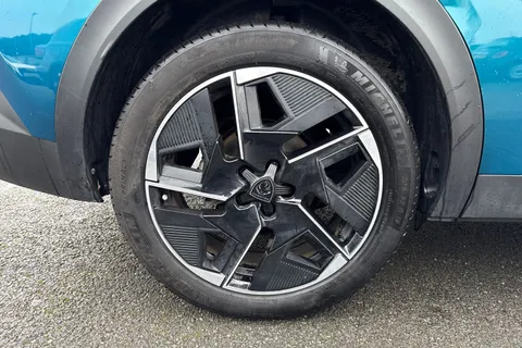 10 of 66 for PEUGEOT 408 1.2 PureTech GT Fastback EAT Euro 6 (s/s) 5dr