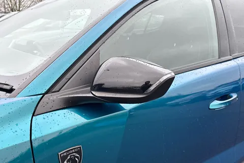 28 of 66 for PEUGEOT 408 1.2 PureTech GT Fastback EAT Euro 6 (s/s) 5dr