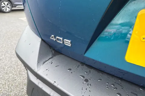 32 of 66 for PEUGEOT 408 1.2 PureTech GT Fastback EAT Euro 6 (s/s) 5dr