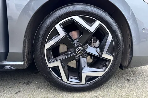 12 of 54 for Volkswagen Passat 1.5 eTSI R-Line 5dr DSG | Adaptive Cruise Control | Tow Bar