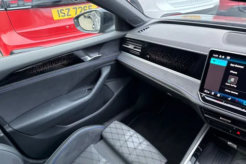 19 of 54 for Volkswagen Passat 1.5 eTSI R-Line 5dr DSG | Adaptive Cruise Control | Tow Bar