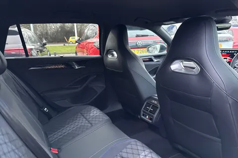 40 of 54 for Volkswagen Passat 1.5 eTSI R-Line 5dr DSG | Adaptive Cruise Control | Tow Bar