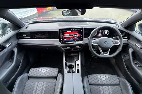 42 of 54 for Volkswagen Passat 1.5 eTSI R-Line 5dr DSG | Adaptive Cruise Control | Tow Bar