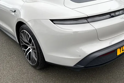 YL22NWM Porsche Taycan Performance Plus 93.4kWh 4S Auto 4WD 4dr (11kW Charger) Thumbnail #7