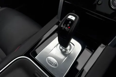 BG22UFY Land Rover Discovery Sport 2.0 D200 MHEV R-Dynamic SE Auto 4WD Euro 6 (s/s) 5dr Thumbnail #23