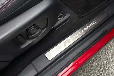 BG22UFY Land Rover Discovery Sport 2.0 D200 MHEV R-Dynamic SE Auto 4WD Euro 6 (s/s) 5dr Thumbnail #29