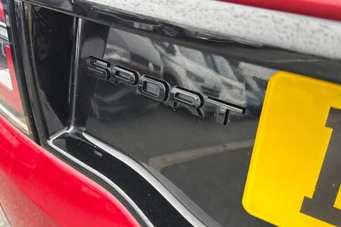 BG22UFY Land Rover Discovery Sport 2.0 D200 MHEV R-Dynamic SE Auto 4WD Euro 6 (s/s) 5dr Thumbnail #32