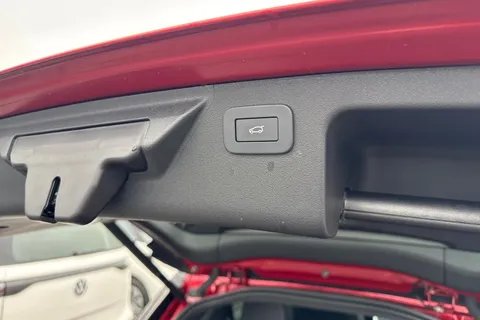 BG22UFY Land Rover Discovery Sport 2.0 D200 MHEV R-Dynamic SE Auto 4WD Euro 6 (s/s) 5dr Thumbnail #35