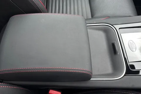 BG22UFY Land Rover Discovery Sport 2.0 D200 MHEV R-Dynamic SE Auto 4WD Euro 6 (s/s) 5dr Thumbnail #47