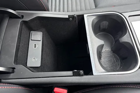 BG22UFY Land Rover Discovery Sport 2.0 D200 MHEV R-Dynamic SE Auto 4WD Euro 6 (s/s) 5dr Thumbnail #48