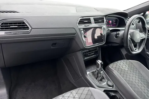 ML72OTA Volkswagen Tiguan 2.0 TSI 4Motion R-Line 5dr DSG Thumbnail #17