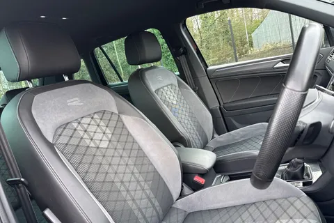 ML72OTA Volkswagen Tiguan 2.0 TSI 4Motion R-Line 5dr DSG Thumbnail #25
