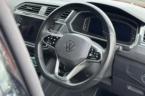 ML72OTA Volkswagen Tiguan 2.0 TSI 4Motion R-Line 5dr DSG Thumbnail #31