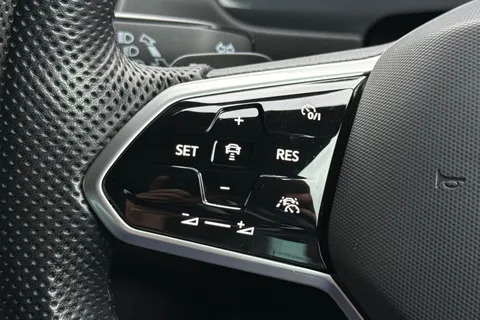 ML72OTA Volkswagen Tiguan 2.0 TSI 4Motion R-Line 5dr DSG Thumbnail #41