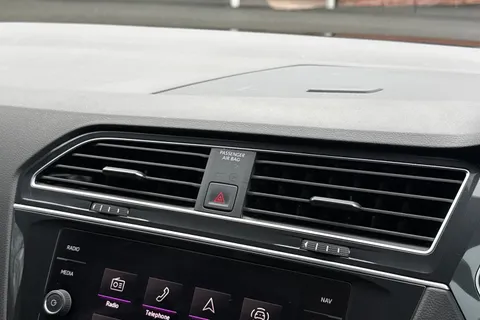 ML72OTA Volkswagen Tiguan 2.0 TSI 4Motion R-Line 5dr DSG Thumbnail #43