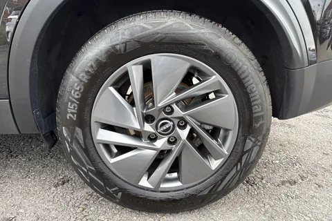 YG72UEK Nissan Qashqai 1.3 DIG-T MHEV Acenta Premium Euro 6 (s/s) 5dr Thumbnail #13