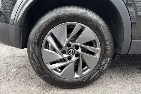 YG72UEK Nissan Qashqai 1.3 DIG-T MHEV Acenta Premium Euro 6 (s/s) 5dr Thumbnail #14