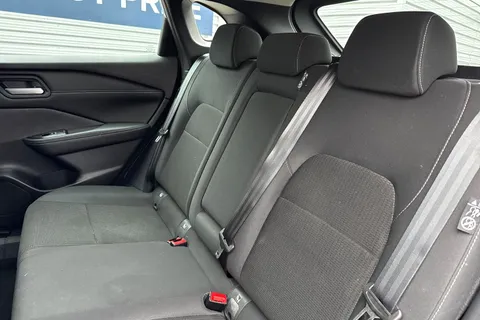 YG72UEK Nissan Qashqai 1.3 DIG-T MHEV Acenta Premium Euro 6 (s/s) 5dr Thumbnail #20