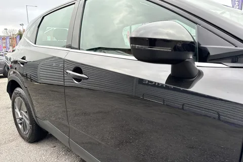 YG72UEK Nissan Qashqai 1.3 DIG-T MHEV Acenta Premium Euro 6 (s/s) 5dr Thumbnail #28