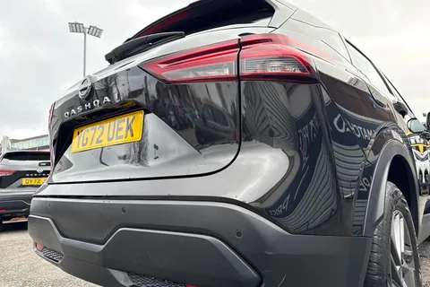 YG72UEK Nissan Qashqai 1.3 DIG-T MHEV Acenta Premium Euro 6 (s/s) 5dr Thumbnail #31