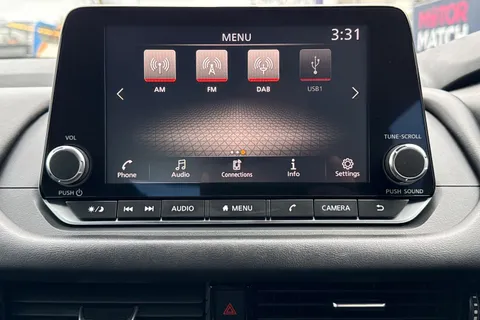 YG72UEK Nissan Qashqai 1.3 DIG-T MHEV Acenta Premium Euro 6 (s/s) 5dr Thumbnail #49