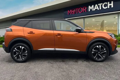 PL72WPM PEUGEOT 2008 1.2 PureTech GT Euro 6 (s/s) 5dr Thumbnail #4