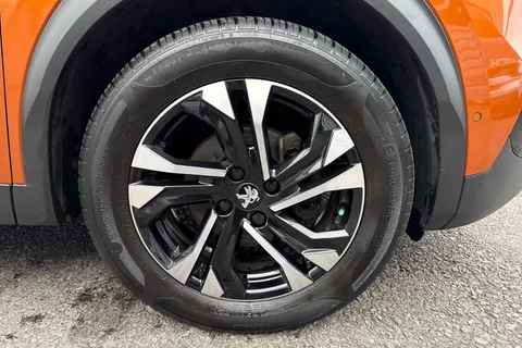 PL72WPM PEUGEOT 2008 1.2 PureTech GT Euro 6 (s/s) 5dr Thumbnail #14