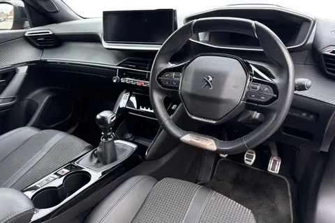 PL72WPM PEUGEOT 2008 1.2 PureTech GT Euro 6 (s/s) 5dr Thumbnail #15