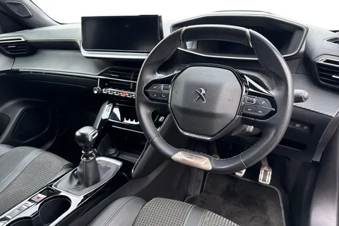PL72WPM PEUGEOT 2008 1.2 PureTech GT Euro 6 (s/s) 5dr Thumbnail #19