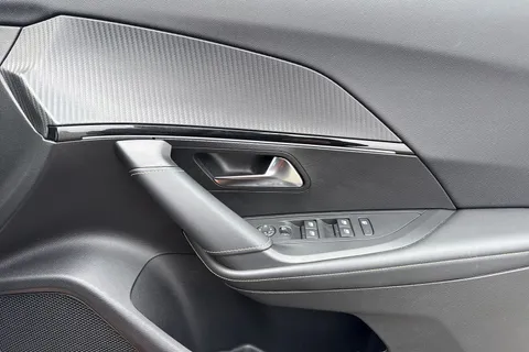 PL72WPM PEUGEOT 2008 1.2 PureTech GT Euro 6 (s/s) 5dr Thumbnail #22