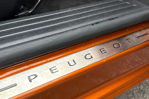 PL72WPM PEUGEOT 2008 1.2 PureTech GT Euro 6 (s/s) 5dr Thumbnail #26