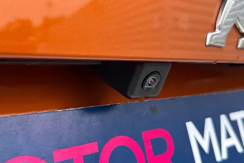 PL72WPM PEUGEOT 2008 1.2 PureTech GT Euro 6 (s/s) 5dr Thumbnail #38