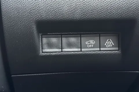 PL72WPM PEUGEOT 2008 1.2 PureTech GT Euro 6 (s/s) 5dr Thumbnail #43