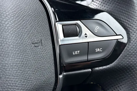PL72WPM PEUGEOT 2008 1.2 PureTech GT Euro 6 (s/s) 5dr Thumbnail #44