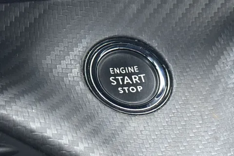 PL72WPM PEUGEOT 2008 1.2 PureTech GT Euro 6 (s/s) 5dr Thumbnail #48