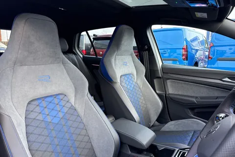 CX75KLK Volkswagen Golf 2.0 TSI 333 R Black Edition 4M DSG⭐19' Warmenau Alloy, DCC, Panoramic Sunro Thumbnail #25