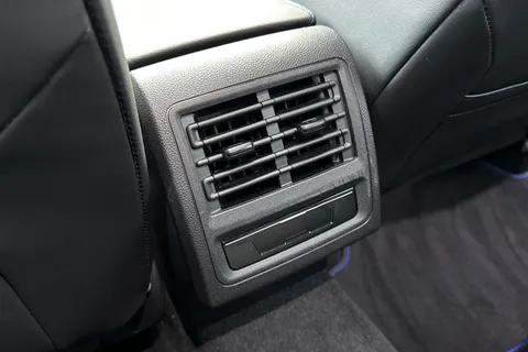 CX75KLK Volkswagen Golf 2.0 TSI 333 R Black Edition 4M DSG⭐19' Warmenau Alloy, DCC, Panoramic Sunro Thumbnail #37