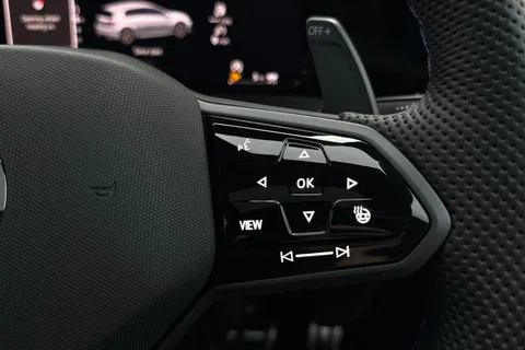 CX75KLK Volkswagen Golf 2.0 TSI 333 R Black Edition 4M DSG⭐19' Warmenau Alloy, DCC, Panoramic Sunro Thumbnail #42