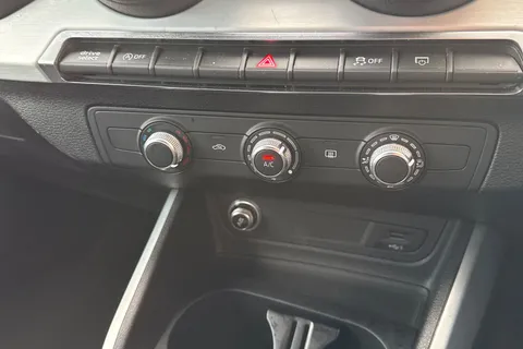 DP19PZJ Audi Q2 1.5 TFSI CoD 35 S line Euro 6 (s/s) 5dr Thumbnail #22