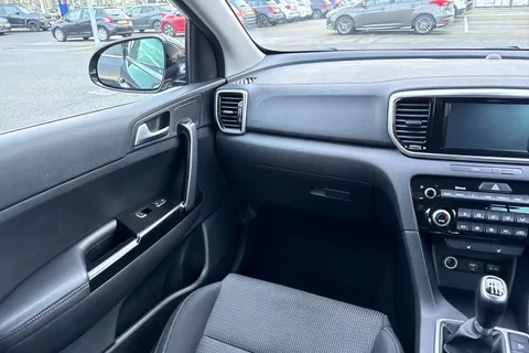 RV69FYH Kia Sportage 1.6 GDi 2 Euro 6 (s/s) 5dr Thumbnail #21