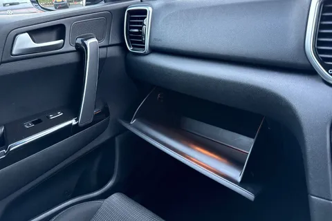 RV69FYH Kia Sportage 1.6 GDi 2 Euro 6 (s/s) 5dr Thumbnail #61