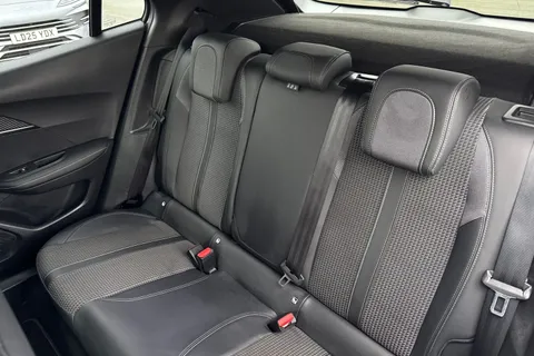 18 of 66 for PEUGEOT e-2008 50kWh GT Auto 5dr (7kW Charger)