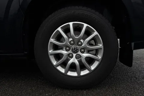 DC75CZF Volkswagen Transporter 2.0 TDI 110 Commerce Pro Van Thumbnail #12