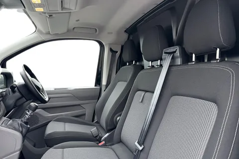 DC75CZF Volkswagen Transporter 2.0 TDI 110 Commerce Pro Van Thumbnail #16