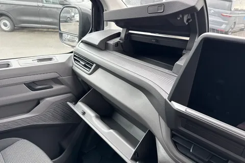 DC75CZF Volkswagen Transporter 2.0 TDI 110 Commerce Pro Van Thumbnail #32