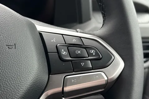 DC75CZF Volkswagen Transporter 2.0 TDI 110 Commerce Pro Van Thumbnail #39