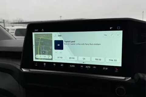 DC75CZF Volkswagen Transporter 2.0 TDI 110 Commerce Pro Van Thumbnail #45