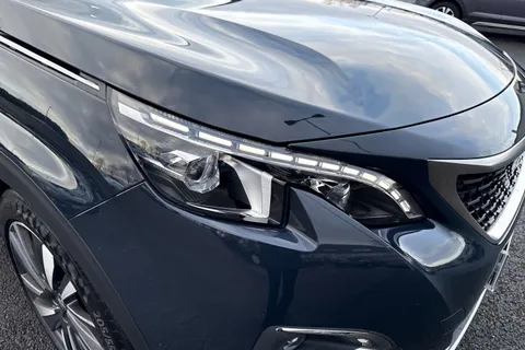 YD69HWZ PEUGEOT 3008 1.2 PureTech GT Line Premium Euro 6 (s/s) 5dr Thumbnail #9