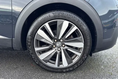 YD69HWZ PEUGEOT 3008 1.2 PureTech GT Line Premium Euro 6 (s/s) 5dr Thumbnail #10